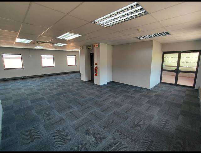 2,038M² OFFICE TO LET IN VORNA VALLEY